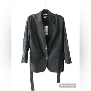 NWT Women’s Unique Blazer with Sleeve Detail Size Medium and 4XL, with wrap belt